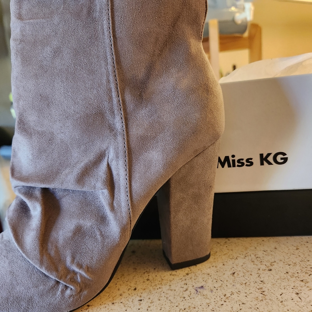 Open toe Booties - Picture 2 of 3